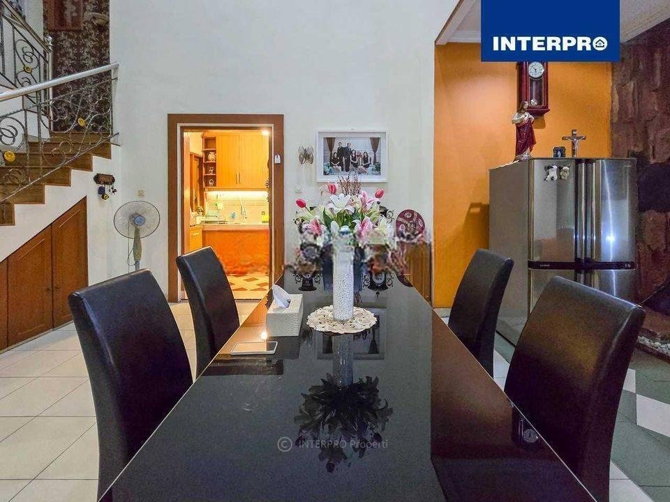 Rumah 2 Lantai Taman Permata Buana Siap Huni Sangat Terawat 200m2