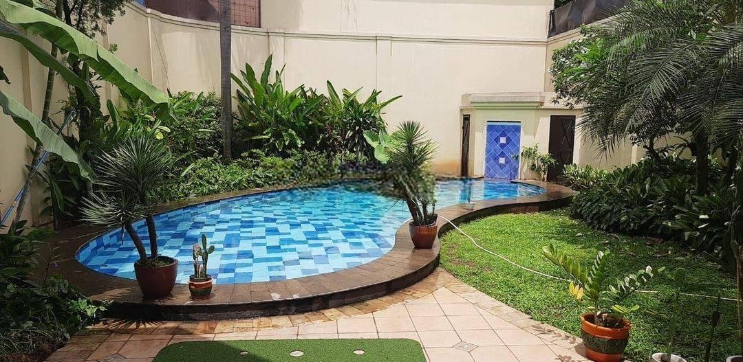 Rumah disewa di Kemang dekat AIS