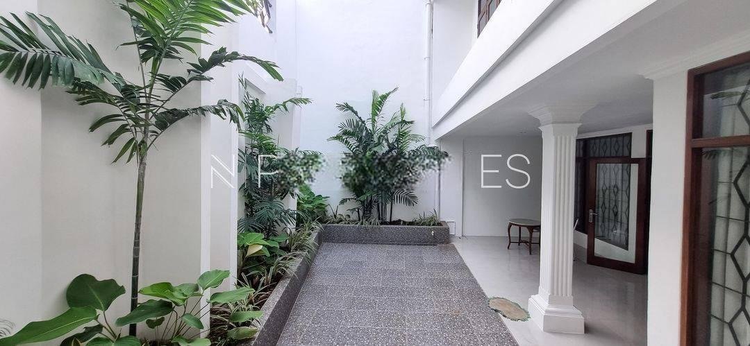 Elegant 4-Bedroom House for Rent in Cilandak cld359