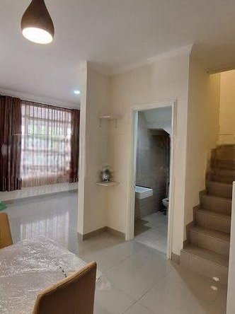 DISEWA CEPAT RUMAH BAGUS GREEN LAKE CITY di Cluster West Europe 2 Lantai