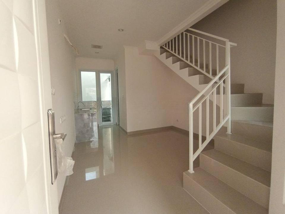 Rumah Murah Sangat Strategis 2 Lantai di Kemayoran Jakarta Pusat 2 Lantai