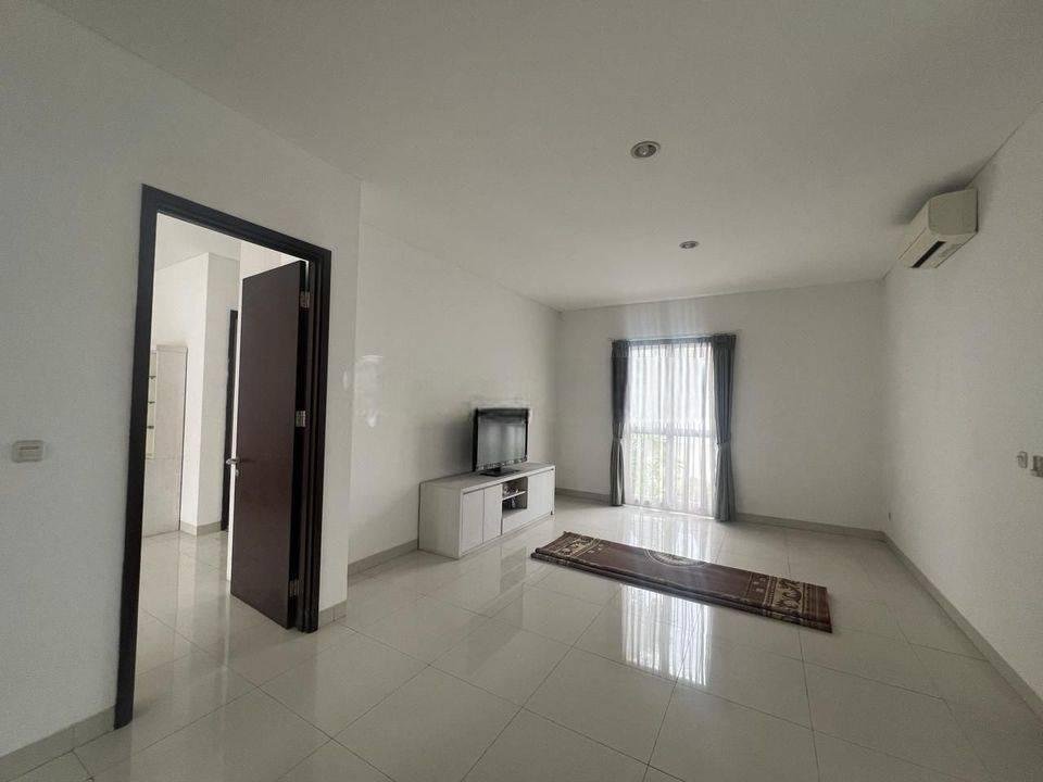 Disewakan Rumah Cluster Palm Spring di Jakarta Garden City