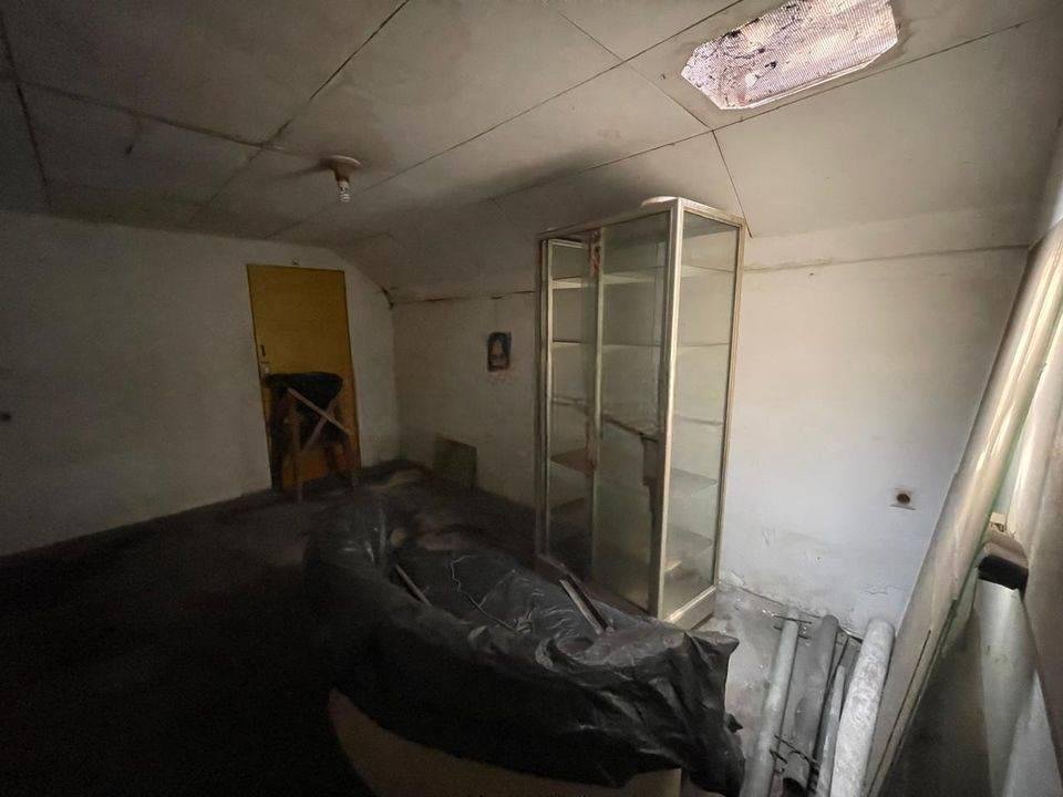 dhyana Rumah lama lt 213m2 di jalan raya jelambar dhyana Rumah lama lt 213m2 di jalan raya jelambar