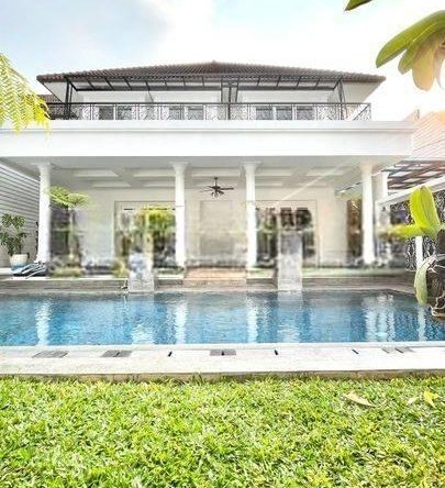 Rumah Modern Classic 2 Lantai Full Furnished Bagus Kemang