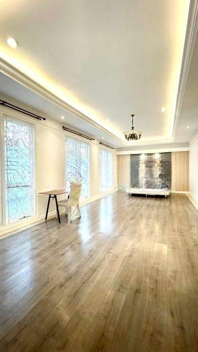 Rumah Modern Classic 2 Lantai Full Furnished Bagus Kemang