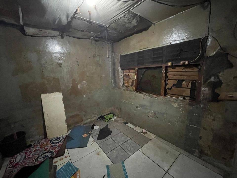 dhyana Rumah tua lt 68m2 bebas banjir di jelambar