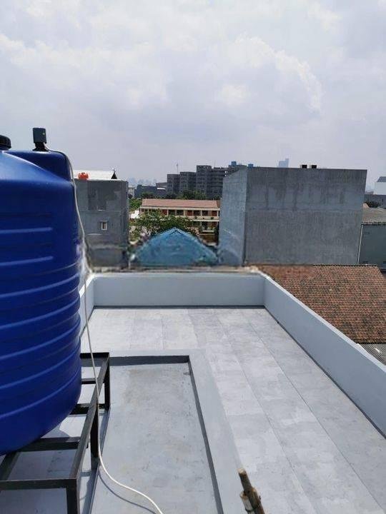 RUMAH BARU 3 LANTAI SIAP HUNI DI JELAMBAR