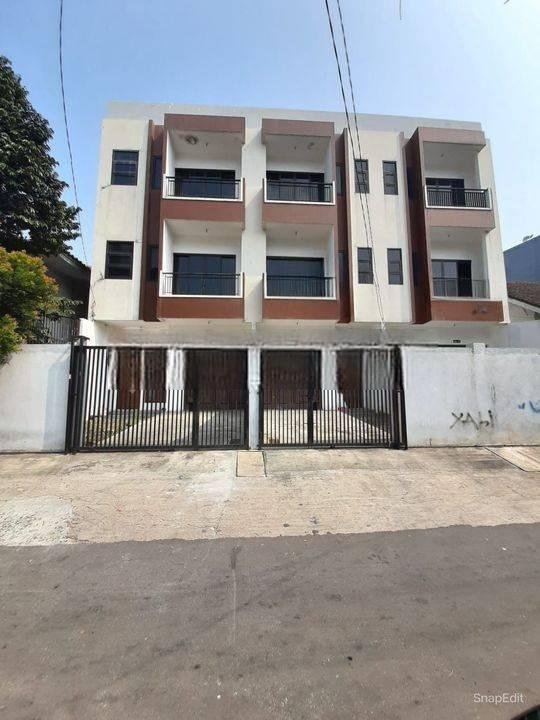 RUMAH BARU 3 LANTAI SIAP HUNI DI JELAMBAR