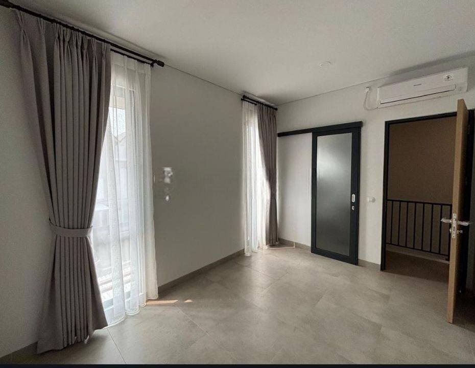 Rumah Furnish di Yuthica bsd Dekat Eka Hospital dan Mall Teras Kota
