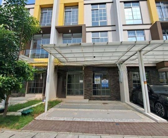 Rumah 3 Lantai Miami Pik2