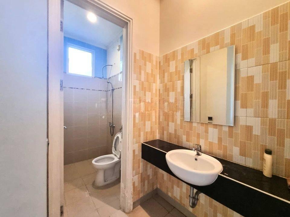 Disewakan Rumah Semi Furnished Siap Huni Di Cluster Aquamarine Area Gading Serpong