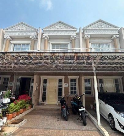 kan Rumah West Europe 4X15 terawat dan rapih
