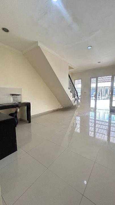 kan Rumah West Europe 4X15 terawat dan rapih