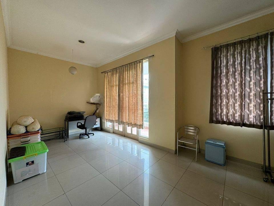 Rumah PIK Full Renov Sampai Belakang! Lokasi Cakep! Jalan Lebar!