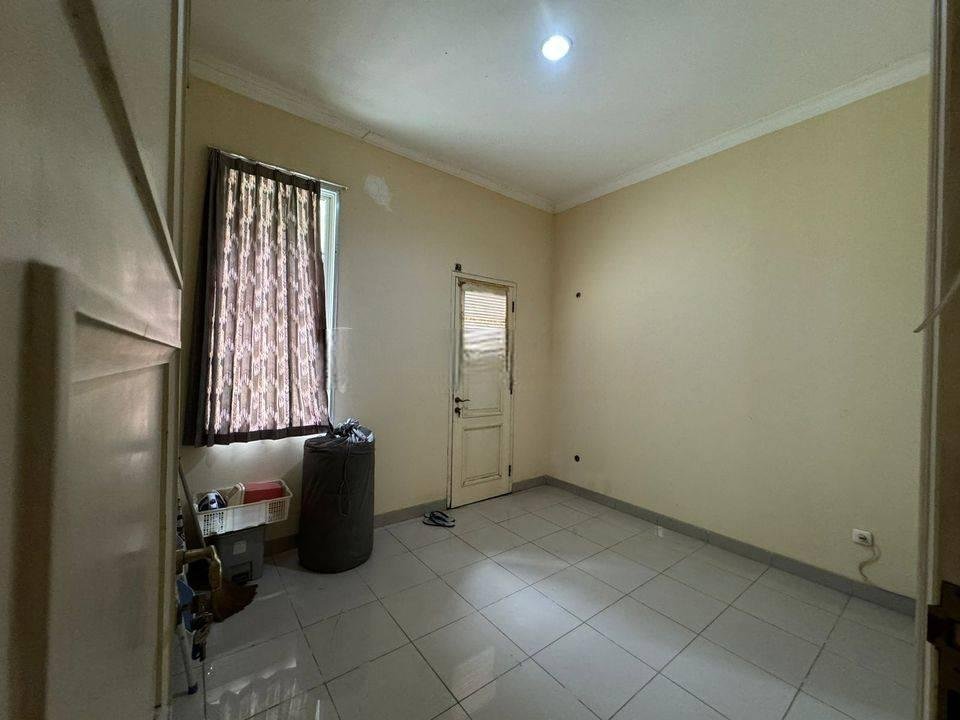 Rumah PIK Full Renov Sampai Belakang! Lokasi Cakep! Jalan Lebar!