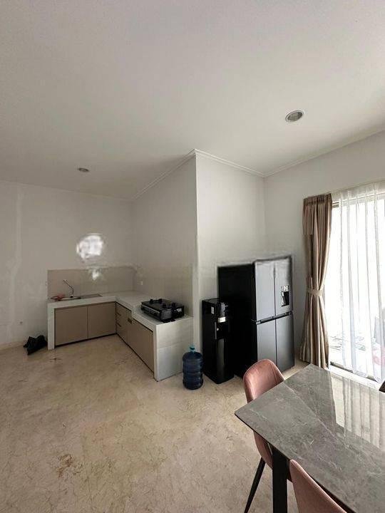 DISEWAKA/OPER SEWA RUMAH GOLF ISLAND 8x25 furnish 2 lantai murah