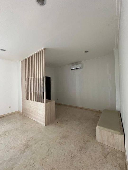 DISEWAKA/OPER SEWA RUMAH GOLF ISLAND 8x25 furnish 2 lantai murah