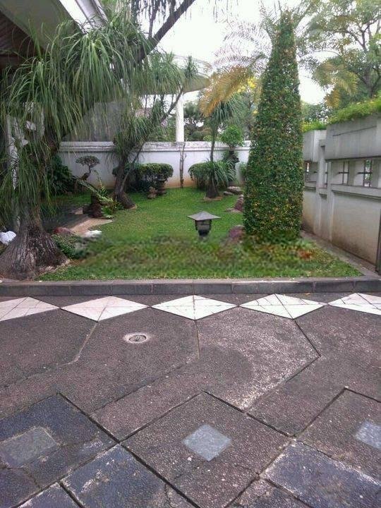 bagus dan nyaman di jalan boulevard komplek Intercon Kebon Jeruk