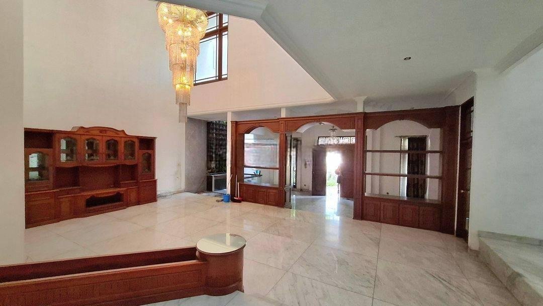 DISEWAKAN.... Rumah mewah