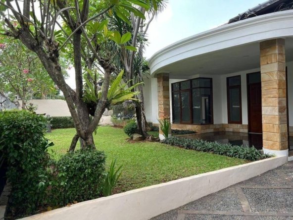 Termurah Jamin Sewa Rumah Pejaten Dengan Halaman Besar