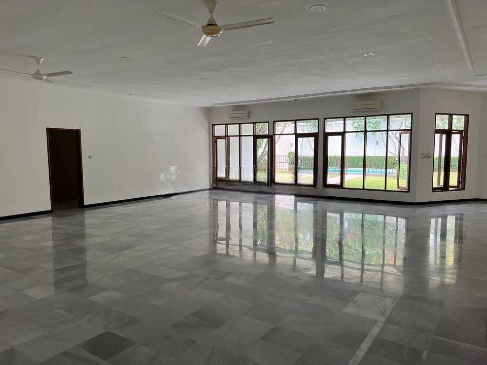 Termurah Jamin Sewa Rumah Pejaten Dengan Halaman Besar