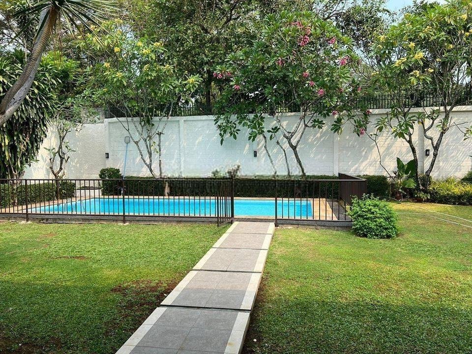 Termurah Jamin Sewa Rumah Pejaten Dengan Halaman Besar