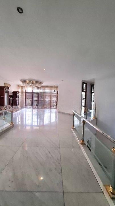 DISEWAKAN.... Rumah mewah