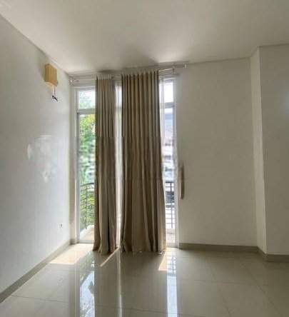 RUMAH TERNYAMAN DUA LANTAIIII DI GLC Unfurnished