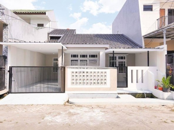 Rumah LT 120 Baru Renov 15 Menit ke Mall Grand Cakung Semi Furnish Siap Huni J18703