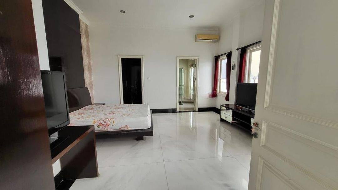 PIK Rumah Kontrakan di Bukit Golf Mediterania (Hook)