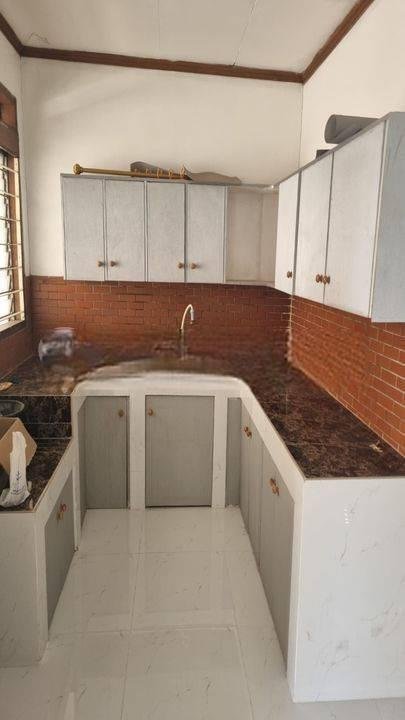 DISEWAKAN RUMAH KOMPLEK SUNRISE GARDEN SIAP HUNI