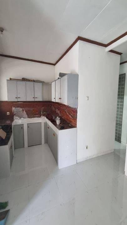 DISEWAKAN RUMAH KOMPLEK SUNRISE GARDEN SIAP HUNI