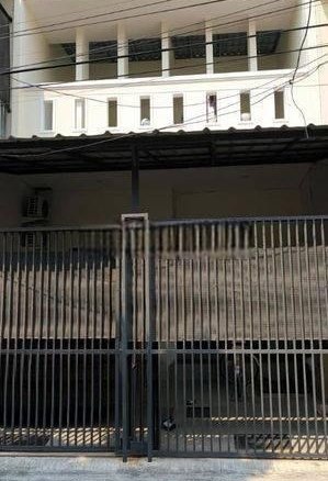 Disewakan Rumah Baru, Sudah tinggi dari jalan di kelapa gading 22 Disewakan Rumah Baru, Sudah tinggi dari jalan di kelapa gading Disewakan Rumah Baru