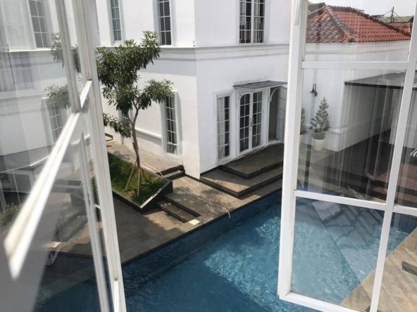 disewakan rumah hunian 2 lantai di kebayoran baru