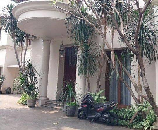 Nice House In The Compound