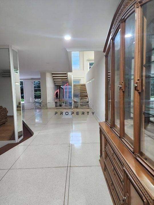 DISEWAKAN RUMAH CANTIK CEPAT PRIVATE POOL BISA SILENT OFFICE ATAU TEMPAT TINGGAL LOKASI DEKAT SENAYAN DAN SENOPATI DAN DEKAT MABES HARGA MURAH AREA HANGLEKIR KEBAYORAN BARU JAKARTA SELATAN