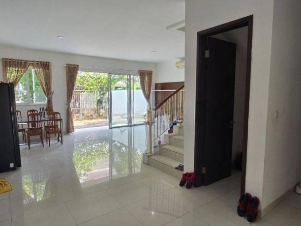 Disewa Cluster Palm Spring Full Furnish 4+1BR