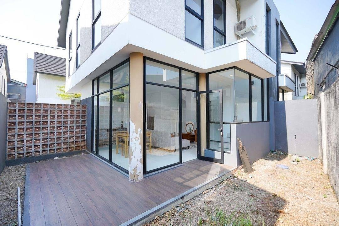 Rumah Luas Cantik 2 LT Bsa Nego 15 menit ke LIPPO TAMINI Dibantu KPR J18482