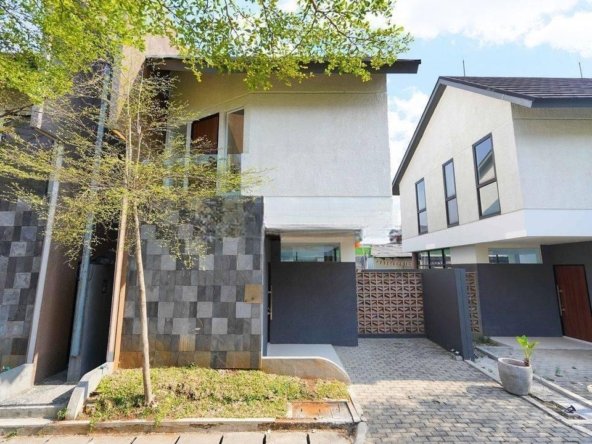 Rumah Mewah Semi Furnished 9 menit ke Mall Graha Cijantung Harga Nego Siap KPR J18482