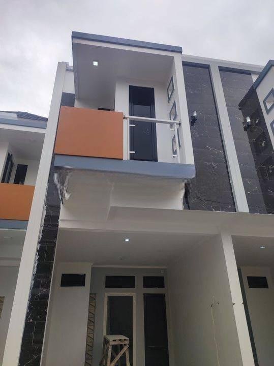 Rumah mewah di Jl.cempaka putih timur raya 2 Lantai jakarta pusat 2.4M SHM