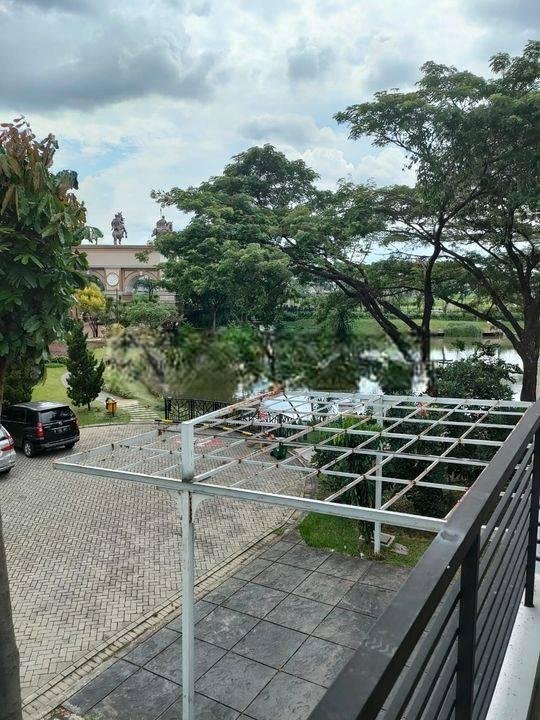 Amerika Latin Uk. 10x18m²Hadap selatan