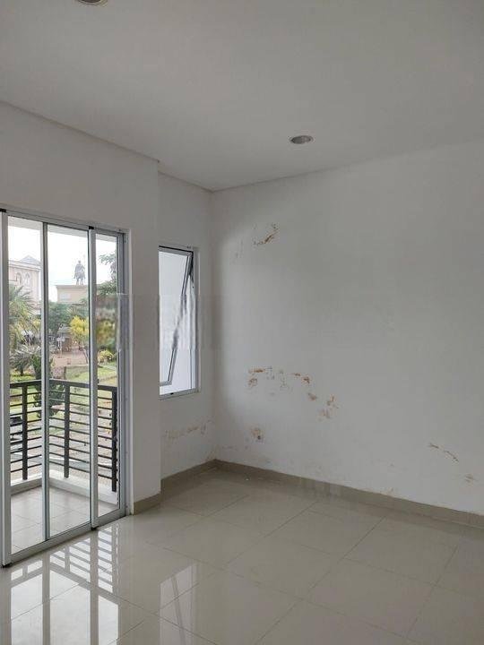 Amerika Latin Uk. 10x18m²Hadap selatan