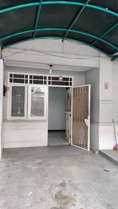 DISEWAKAN RUMAH TAMAN PALEM 2 lantai BARU RENOV