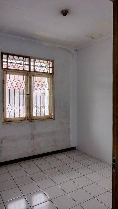 DISEWAKAN RUMAH TAMAN PALEM 2 lantai BARU RENOV