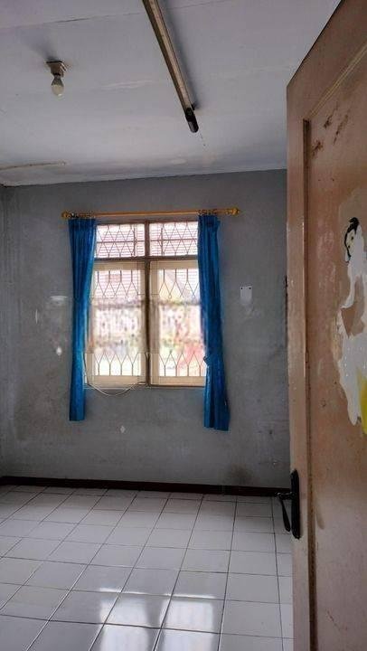 DISEWAKAN RUMAH TAMAN PALEM 2 lantai BARU RENOV