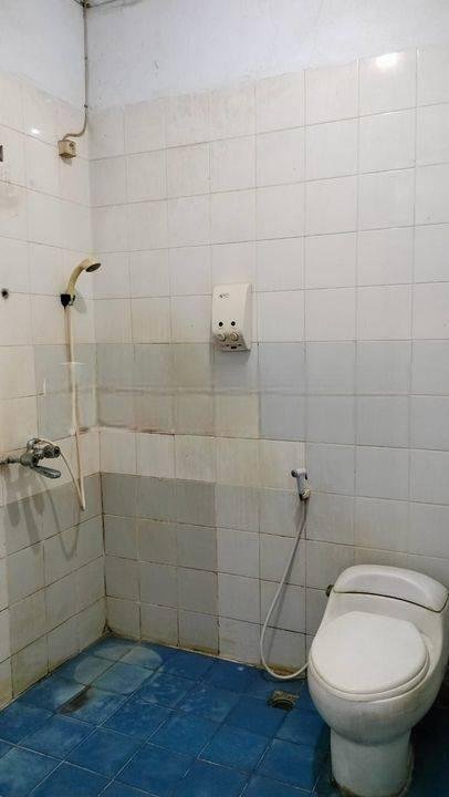 DISEWAKAN RUMAH TAMAN PALEM 2 lantai BARU RENOV