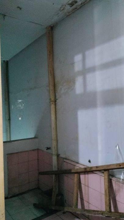 DISEWAKAN RUMAH TAMAN PALEM 2 lantai BARU RENOV