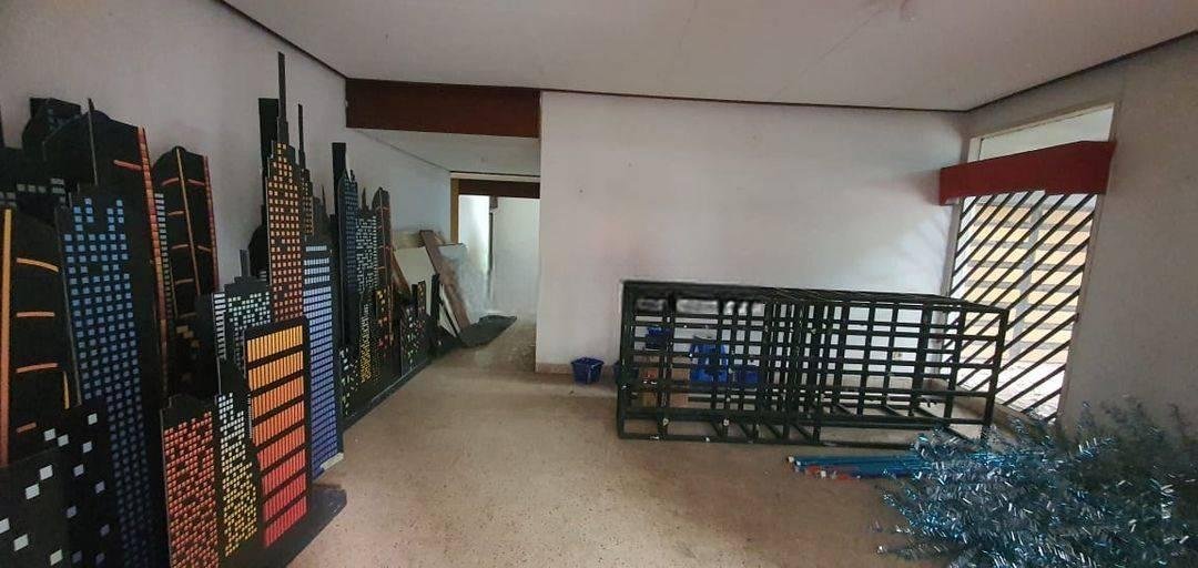 Cempaka putih tengah raya pinggir jalan untuk usaha