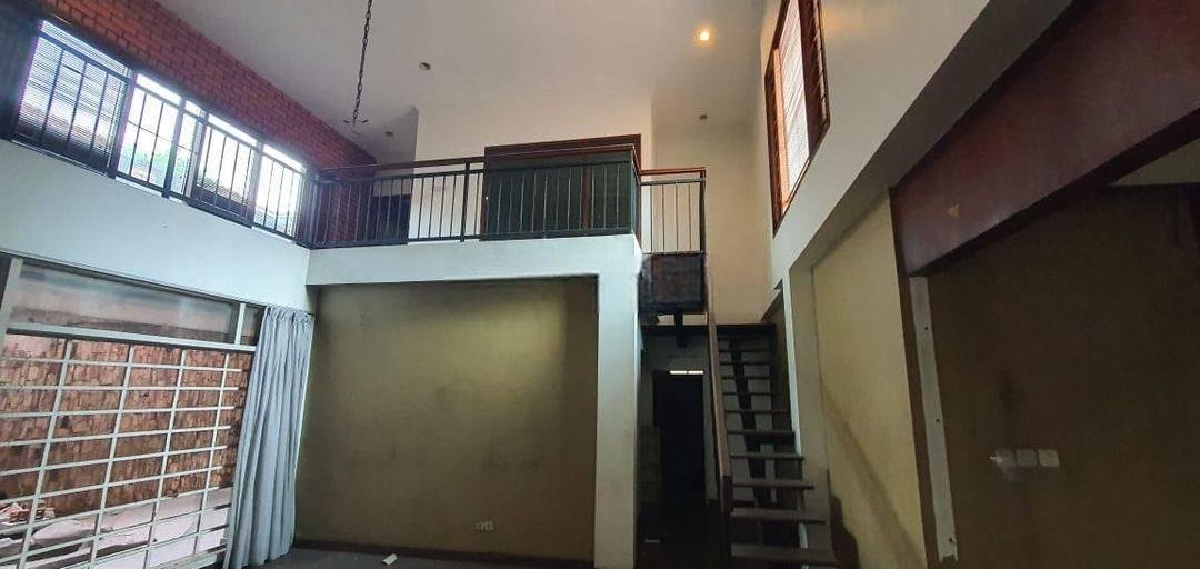 Cempaka putih tengah raya pinggir jalan untuk usaha