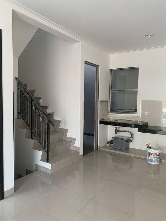 Rumah PIK 2 6x10 DISEWAKAN ada 3 AC Murah Nego